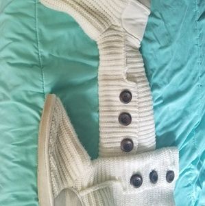 Button knit boots